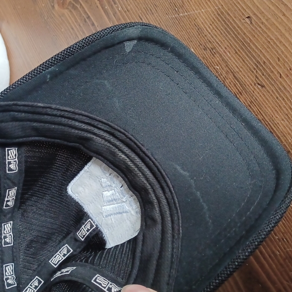 Adidas  hat - Picture 5 of 9